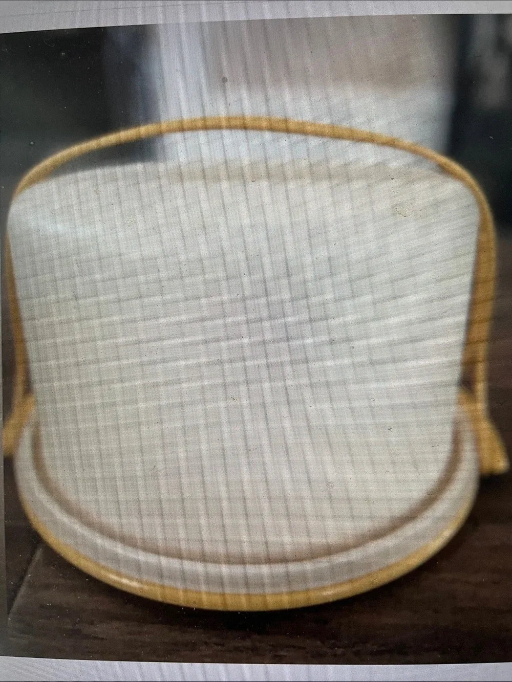 VTG Tupperware CAKE SAVER Harvest Gold